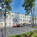 Koszary Arche