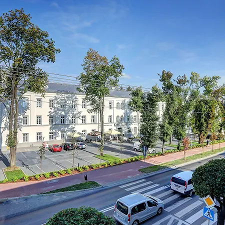 Koszary Arche Hotel 3*