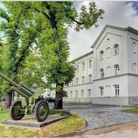 Koszary Arche 3* Góra Kalwaria