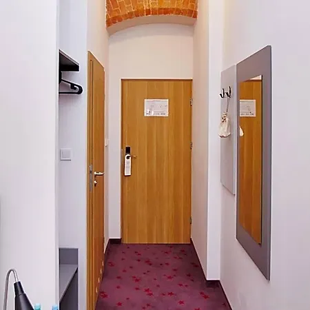 Koszary Arche فندق Góra Kalwaria
