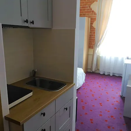 Koszary Arche 3*