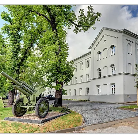 Koszary Arche Hotell Góra Kalwaria