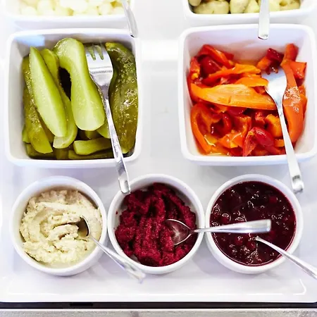 Koszary Arche 3* Góra Kalwaria