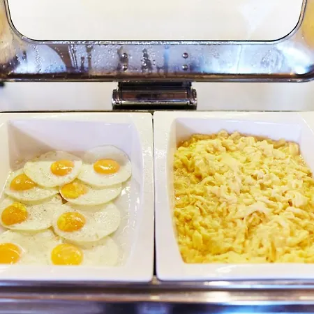 Koszary Arche 3* Góra Kalwaria