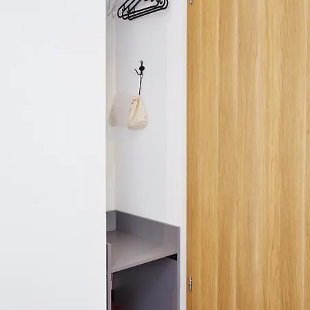 Koszary Arche 3* Góra Kalwaria