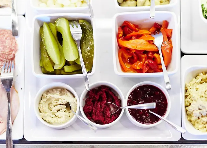 Koszary Arche 3* Góra Kalwaria