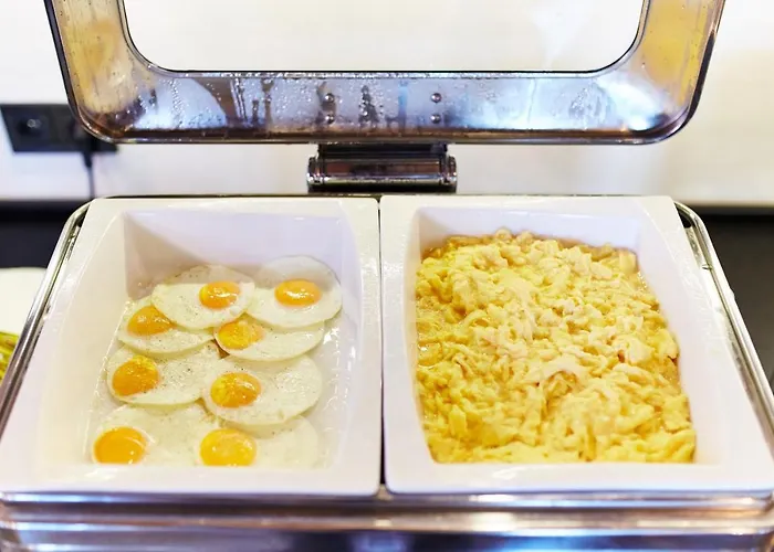 Koszary Arche 3* Góra Kalwaria